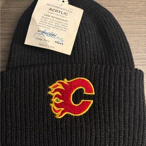 Vintage Calgary Flames Ski Cap